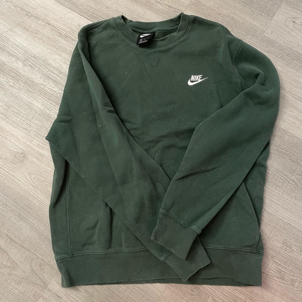 Nike crewneck medium